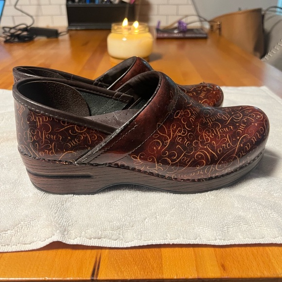 Brown with gold writing size 38 (7.5) Dansko clogs lightly worn - Picture 6 of 9